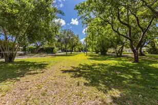 665 NE 120th St, Biscayne Park, FL 33161 - Photo 44