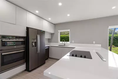 4020 Riviera Dr, Coral Gables, FL 33146 - Photo 4