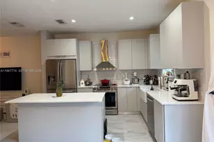 11536 NW 43rd Terrace, Doral, FL 33178 - Photo 4