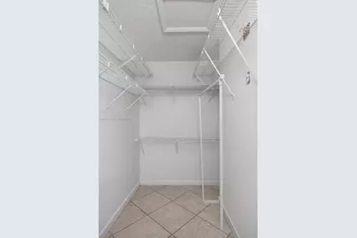 8859 NW 110th Ln, Hialeah Gardens, FL 33018 - Photo 18