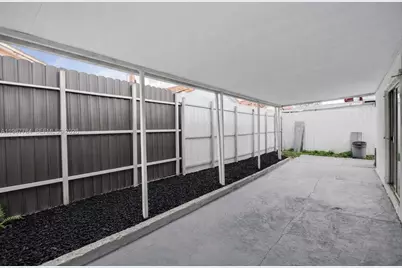 8859 NW 110th Ln, Hialeah Gardens, FL 33018 - Photo 32