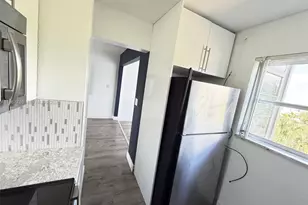 941 Crystal Lake Dr, Deerfield Beach, FL 33064 - Photo 8