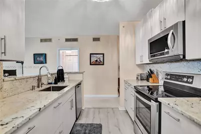 2421 NE 65th St #202, Fort Lauderdale, FL 33308 - Photo 6