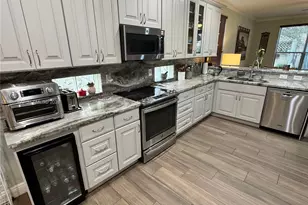 1561 SW 187th Ave, Pembroke Pines, FL 33029 - Photo 6