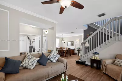 1561 SW 187th Ave, Pembroke Pines, FL 33029 - Photo 10