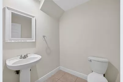 704 SW 1st Ave, Pompano Beach, FL 33060 - Photo 12