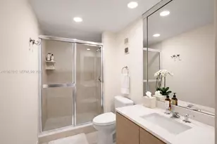 20281 E Country Club Dr, Aventura, FL 33180 - Photo 10