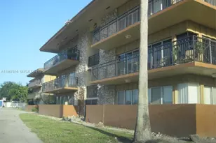 4850 SW 63rd Terrace, Davie, FL 33314 - Photo 2