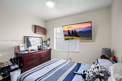 911 NW 22nd Pl, Miami, FL 33125 - Photo 40