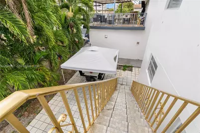 911 NW 22nd Pl, Miami, FL 33125 - Photo 42
