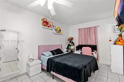 911 NW 22nd Pl, Miami, FL 33125 - Photo 8