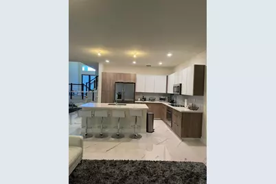 10376 NW 76th Ter, Doral, FL 33178 - Photo 8