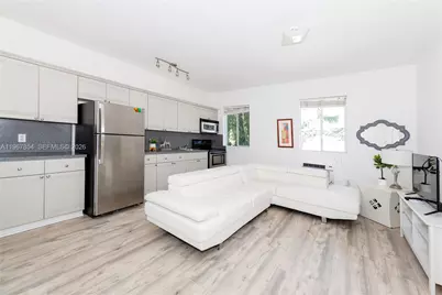 820 Euclid Ave #308, Miami Beach, FL 33139 - Photo 1