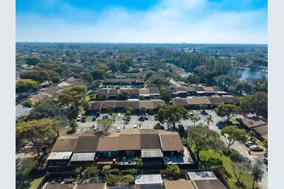 10341 Orange Ct, Pembroke Pines, FL 33026 - Photo 24