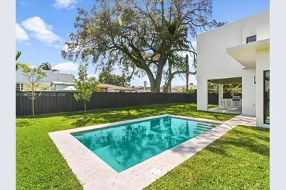 2606 SW 19th St, Miami, FL 33145 - Photo 10