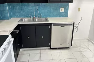 200 Ashbury Rd, Hollywood, FL 33024 - Photo 6