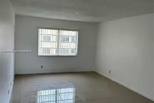 200 Ashbury Rd, Hollywood, FL 33024 - Photo 8