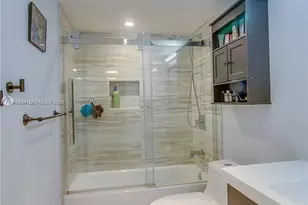 219 NE 14th Ave, Hallandale Beach, FL 33009 - Photo 8