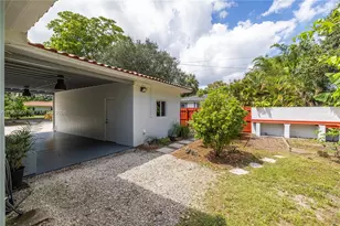 801 NE 118th St, Biscayne Park, FL 33161 - Photo 20