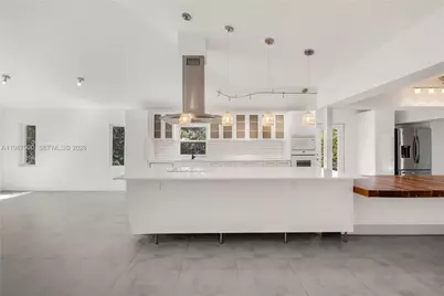 801 NE 118th St, Biscayne Park, FL 33161 - Photo 8