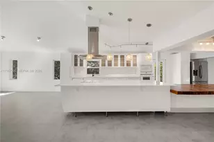 801 NE 118th St, Biscayne Park, FL 33161 - Photo 8