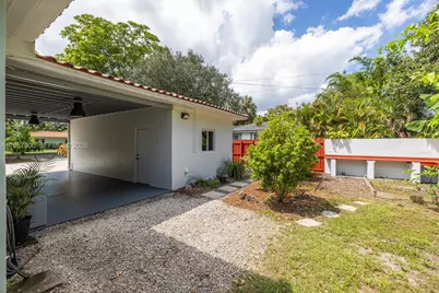 801 NE 118th St, Biscayne Park, FL 33161 - Photo 18