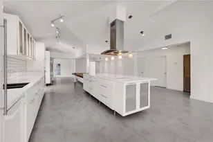 801 NE 118th St, Biscayne Park, FL 33161 - Photo 22