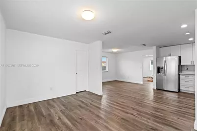 10360 SW 24th St, Miami, FL 33165 - Photo 6