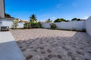 10360 SW 24th St, Miami, FL 33165 - Photo 14