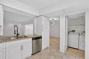 347 Ives Dairy Rd, Miami, FL 33179 - Photo 12