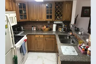 301 NW 84th Ct #703, Miami, FL 33126 - Photo 8