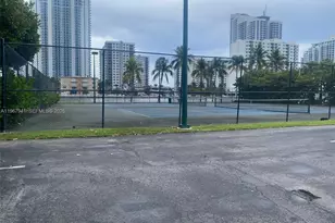 1000 Parkview Dr, Hallandale Beach, FL 33009 - Photo 4