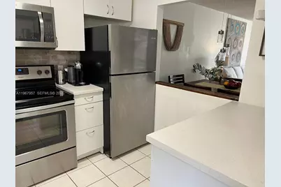 9581 Sunrise Lakes Blvd #208, Sunrise, FL 33322 - Photo 12