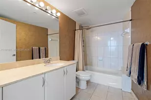 1750 N Bayshore Dr, Miami, FL 33132 - Photo 36