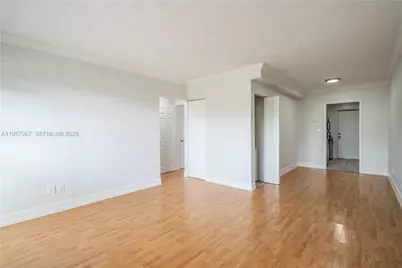 7925 Hawthorne Ave #7, Miami Beach, FL 33141 - Photo 4