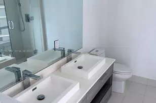 650 NE 32nd St, Miami, FL 33137 - Photo 10