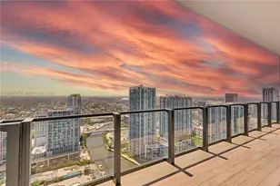 68 SE 6th St, Miami, FL 33131 - Photo 20