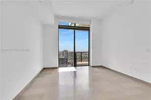 68 SE 6th St, Miami, FL 33131 - Photo 12