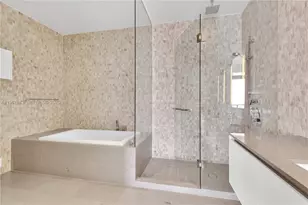 68 SE 6th St, Miami, FL 33131 - Photo 16