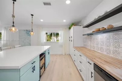 1070 Tyler St, Hollywood, FL 33019 - Photo 10