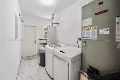 1070 Tyler St, Hollywood, FL 33019 - Photo 16