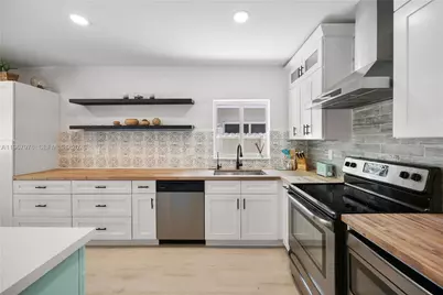 1070 Tyler St, Hollywood, FL 33019 - Photo 12