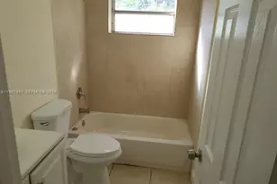 2121 NE 168th St, North Miami Beach, FL 33162 - Photo 10