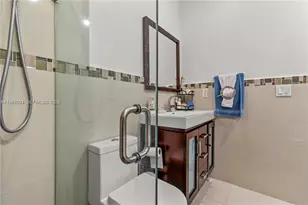 860 Curtiss Dr, Opa-Locka, FL 33054 - Photo 22