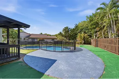 8555 NW 25th Pl, Coral Springs, FL 33065 - Photo 42