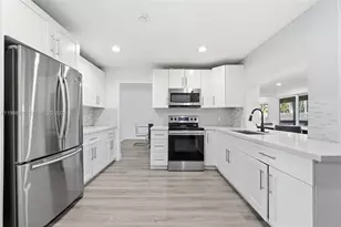 8555 NW 25th Pl, Coral Springs, FL 33065 - Photo 12