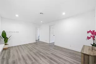 8555 NW 25th Pl, Coral Springs, FL 33065 - Photo 18