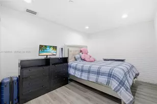 8555 NW 25th Pl, Coral Springs, FL 33065 - Photo 32