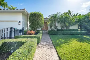 10121 E Broadview Dr, Bay Harbor Islands, FL 33154 - Photo 6