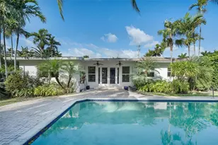 10121 E Broadview Dr, Bay Harbor Islands, FL 33154 - Photo 4